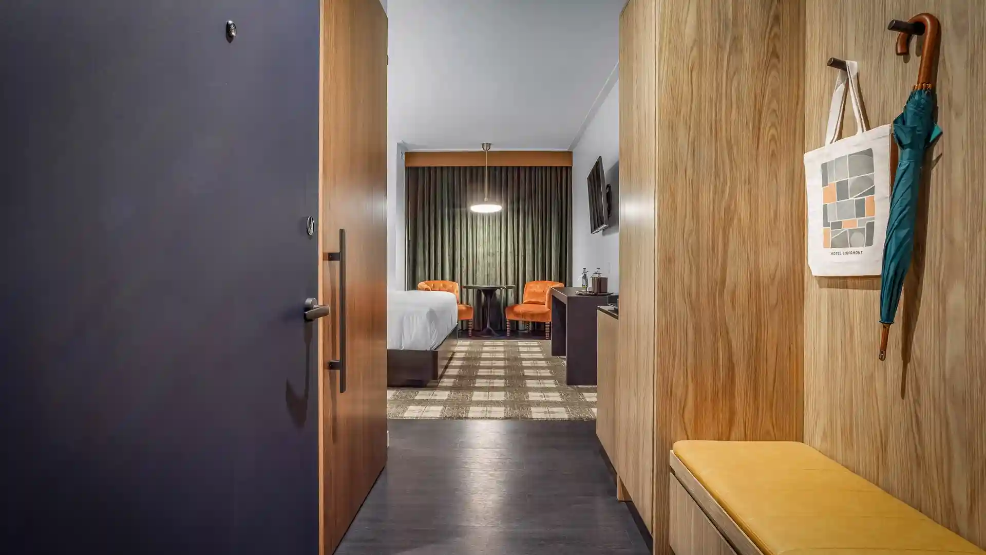 hotel longmont photo3